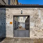 Oleander Castle - Housing Among And Castle Appartement Dervio