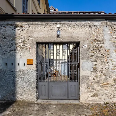 Corenno Plinio - Castello Oleandro Housing Among And Castle Διαμέρισμα Ντέρβιο