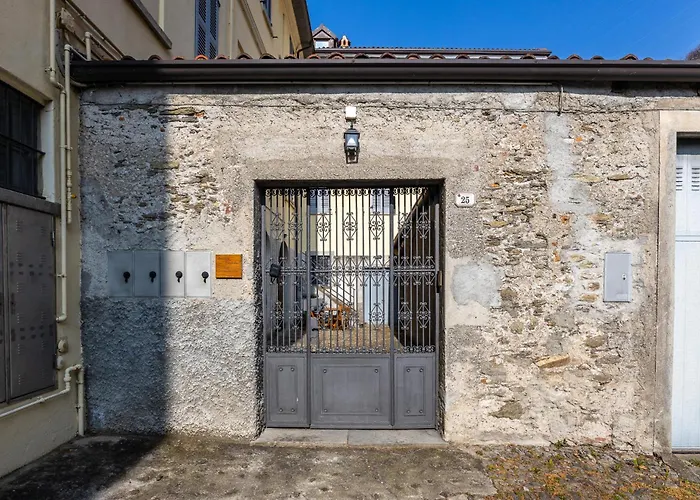 Oleander Castle - Housing Among And Castle Appartamento Dervio